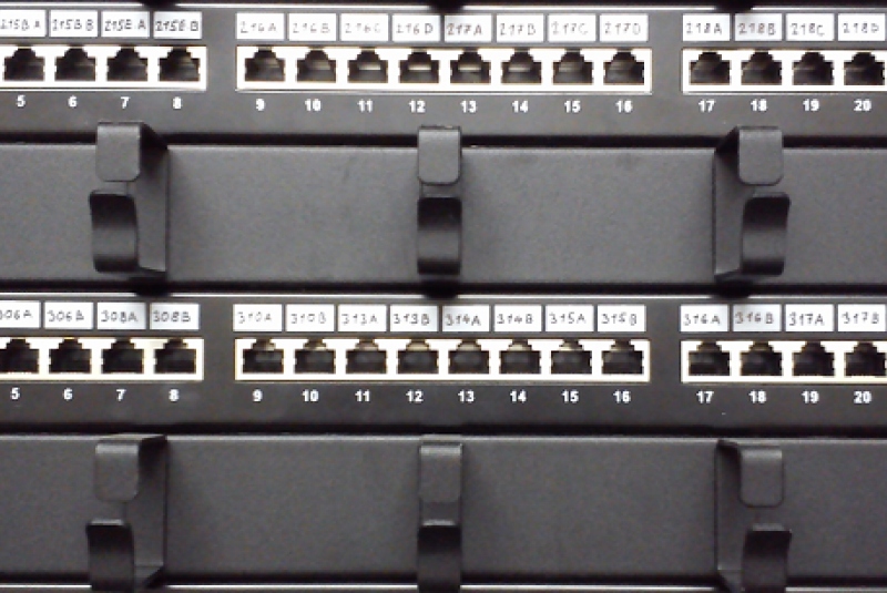 Štruktúrovaná kabeláž a počítačové siete Štruktúrovaná kabeláž a počítačové siete