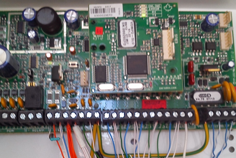 Elektronická ochrana objektov / Elektronické zabezpečovacie systémy - EZS - foto